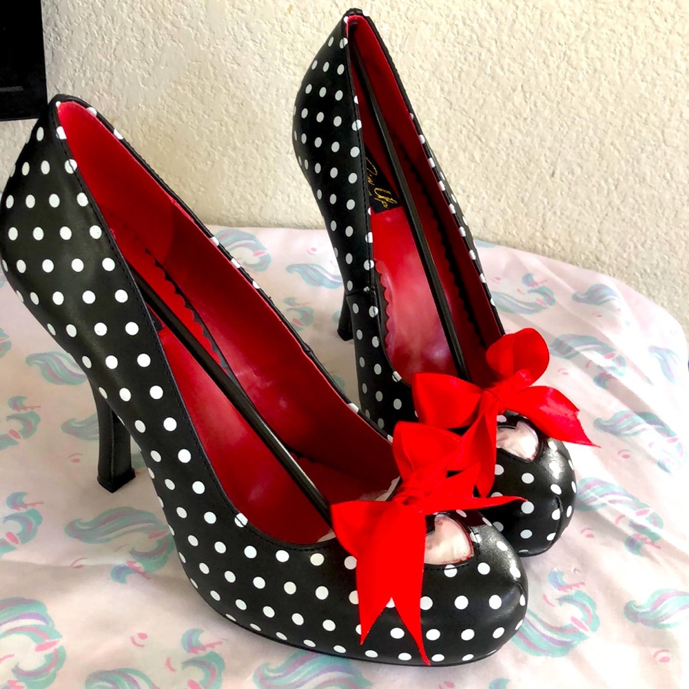 Pin Up Couture size 11M Black & White polka dot pumps NIB